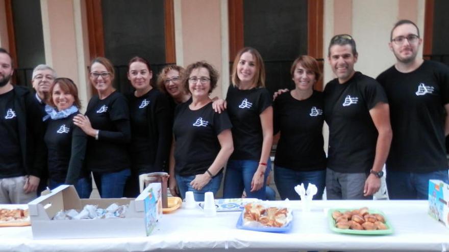 Chocolatada con dulces en Navarrés con motivo de la  fiesta del comercio