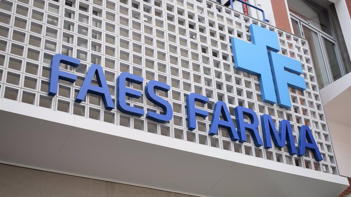 Logo de Faes Farma.