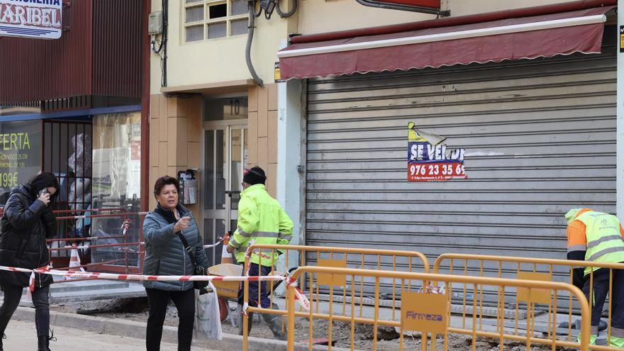 Los vecinos de Leopoldo Romeo se quejan tras un mes en obras