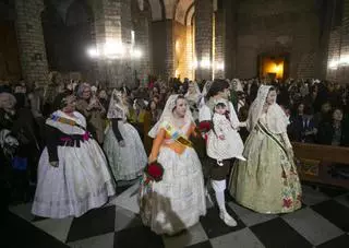 Ofrenda en la Iglesia de Santa María de Sagunt