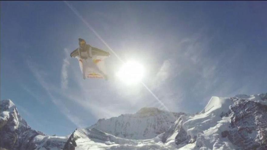 El &#039;wingfly&#039;, la última aventura sobre la nieve de los Alpes