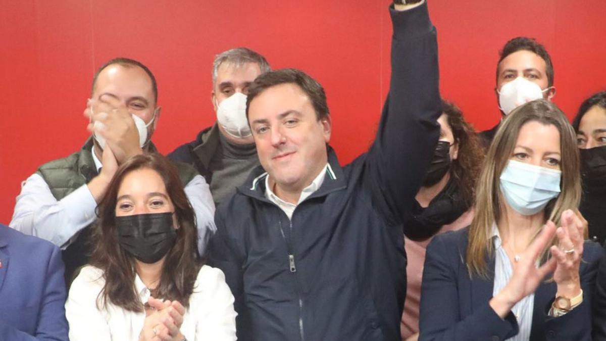 Rey y González Formoso, tras la victoria del candidato coruñés en las primarias del PSdeG.