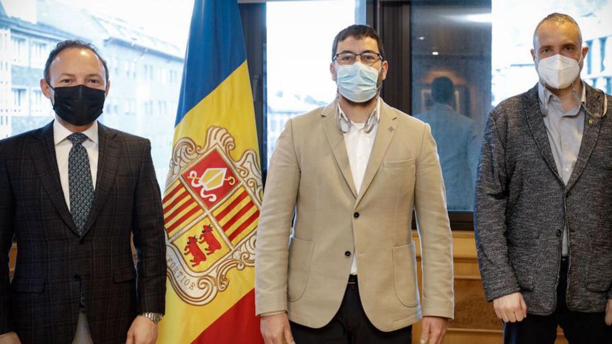 L’alcalde de la Seu, al centre, en la visita al  govern Andorrà | GOVERN D‘ANDORRA