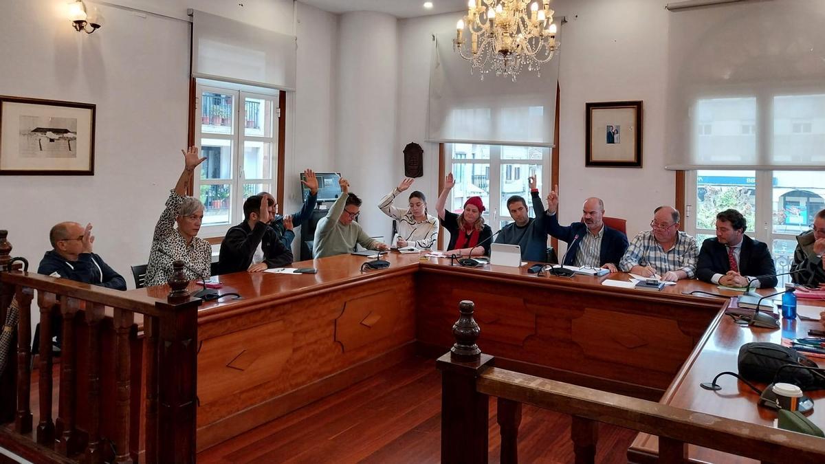 Bueu cierra 2025 con 271.000 euros de déficit y debe aprobar un plan financiero