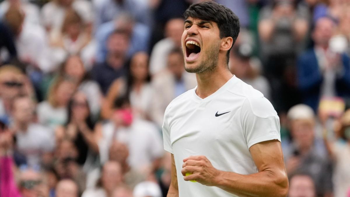 Alcaraz celebró la victoria ante Humbert por todo lo alto