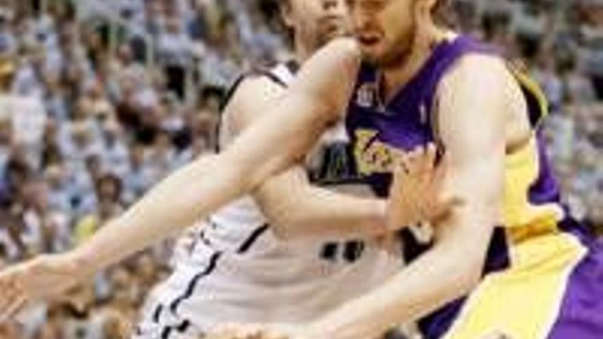 Gasol baja en su rendimiento y caen los Lakers ante los Jazz