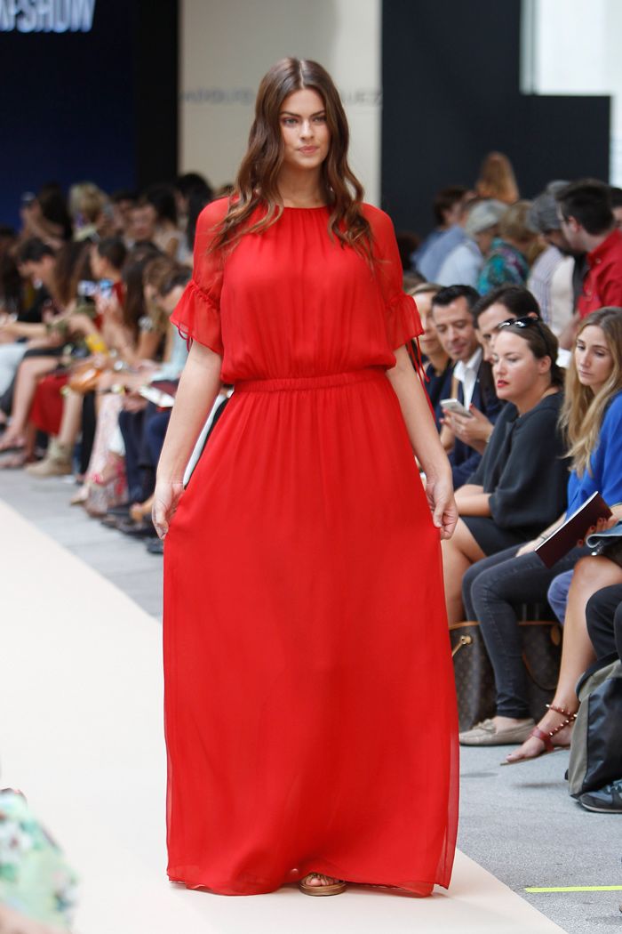 Adolfo Domínguez primavera/verano 2016: vestido rojo