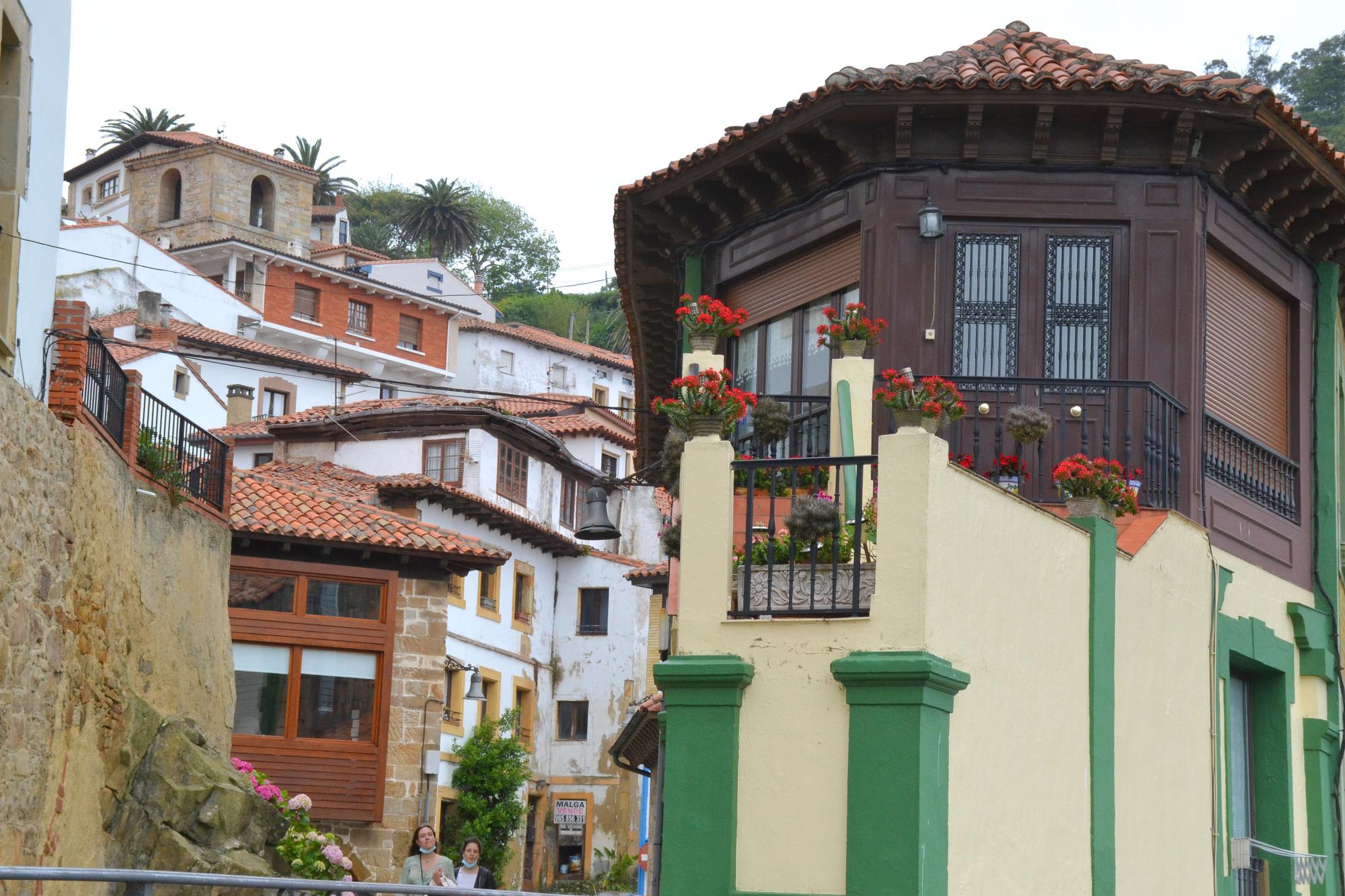 Casas en uno de los tramos que llevan al barrio de los balleneros.