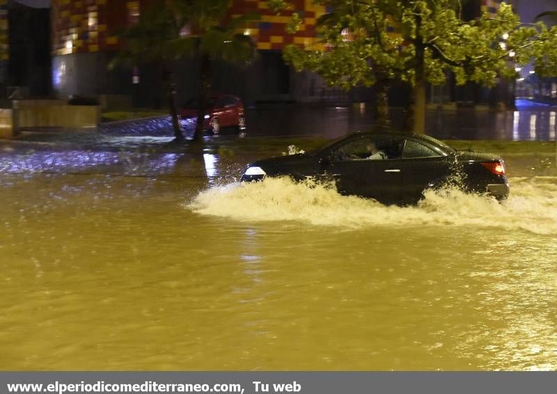 GALERÍA DE FOTOS -- El diluvio cae en Castellón y provoca inundaciones