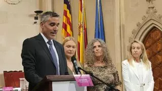 Carles Recasens renueva al frente del Colegio de Médicos de Baleares arropado por el Govern y la cúpula sanitaria de las islas
