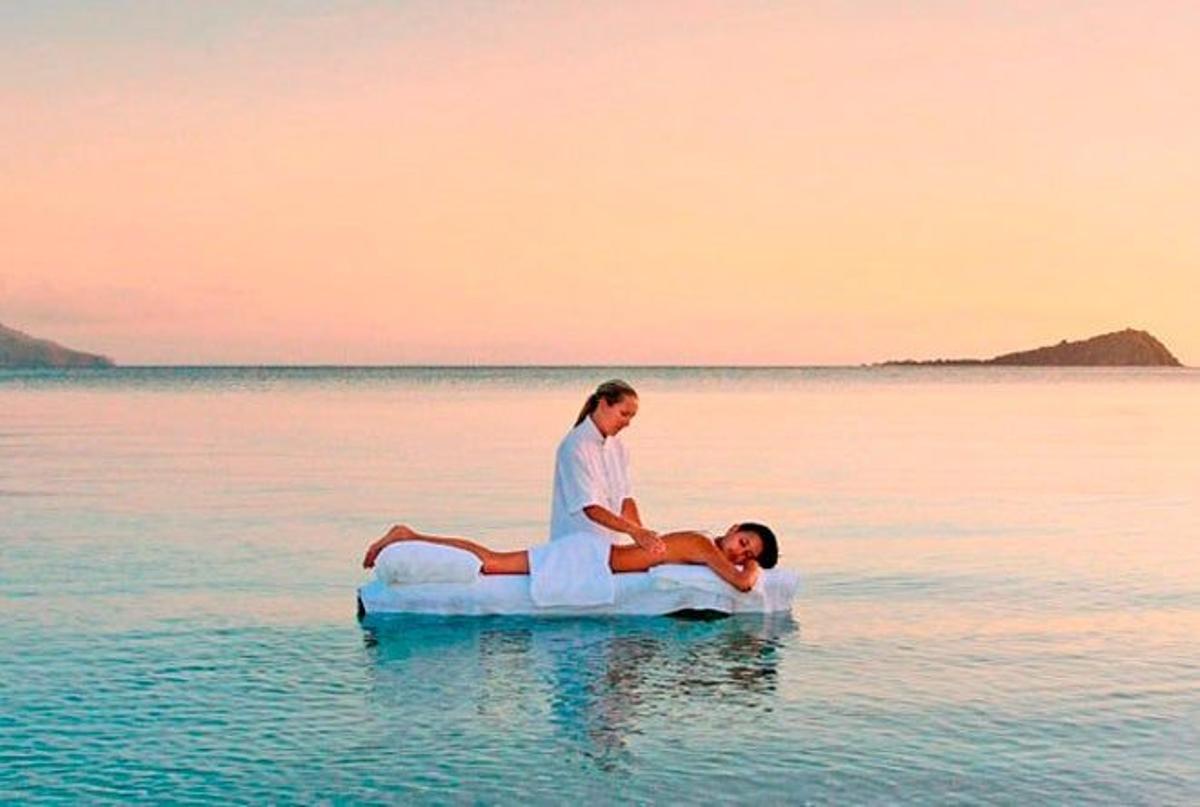 Masaje relajante sobre la Gran Barrera de Coral