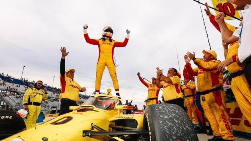 Álex Palou volta a fazer história e se coroa pentacampeão da Indycar