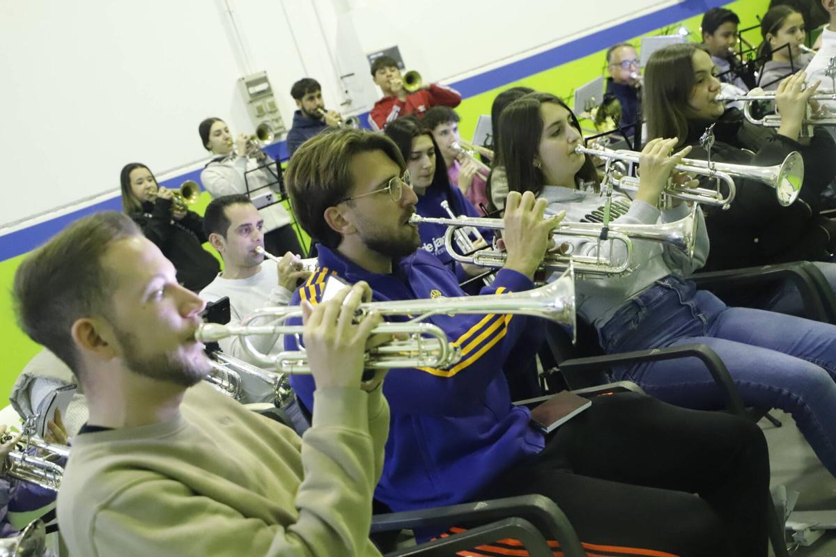 Ensayo de la Banda de la Sagrada Cena en Córdoba.