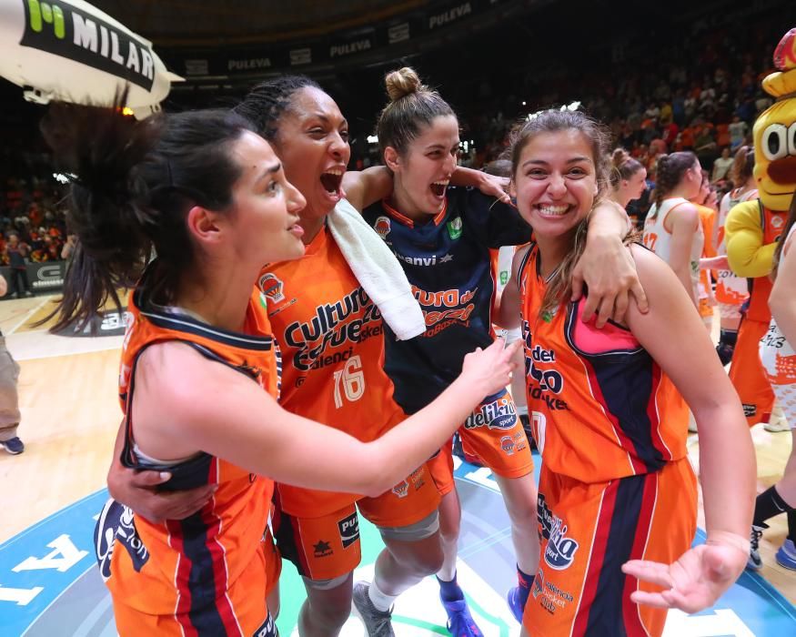 Celebraciones del Valencia Basket tras el pase a la semifinal