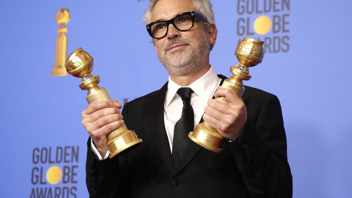 La película &quot;Roma&quot; de Alfonso Cuarón se ha llevado el premio al mejor filme extranjero y además el cineasta mexicano ha ganado el galardón como mejor director.