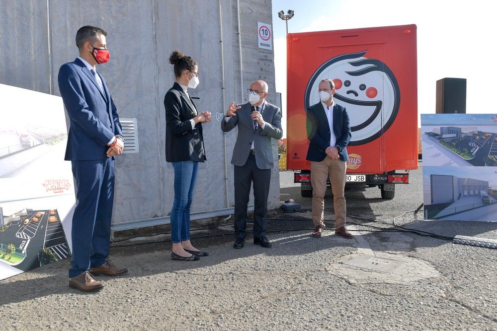 Colocación de la primera piedra de la nueva nave de la empresa Snack