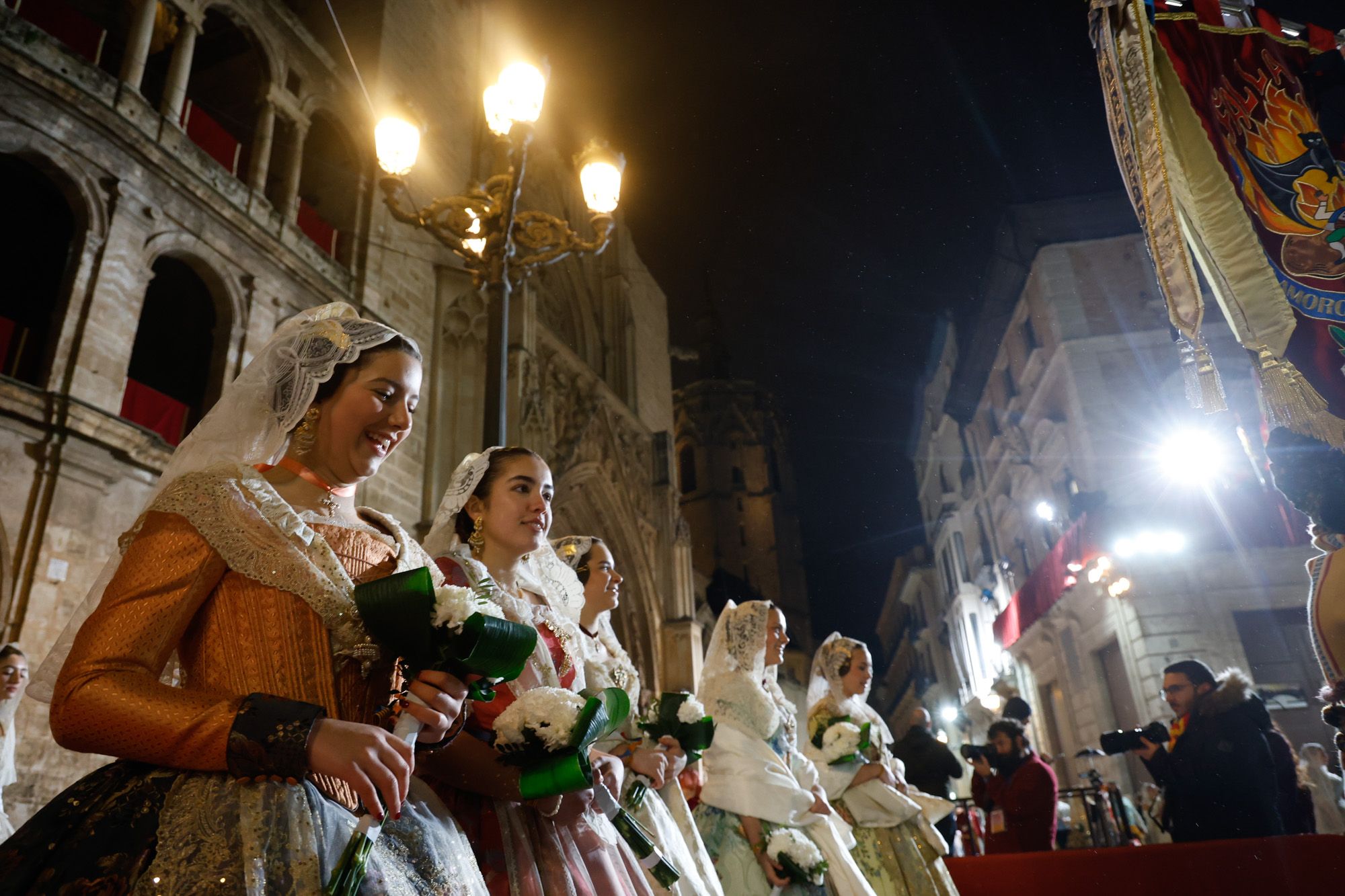 Todas las fotos de la Ofrenda del 17 de marzo por la calle de la Paz de 21:00 a 22:00 horas