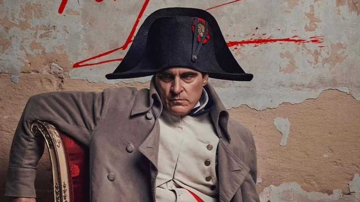 Joaquin Phoenix como Napoleón Bonaparte en una imagen promocional.