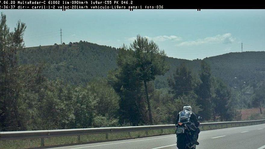 La motocicicleta circulava a 201 km/h en un tram limitat a 90 km/h