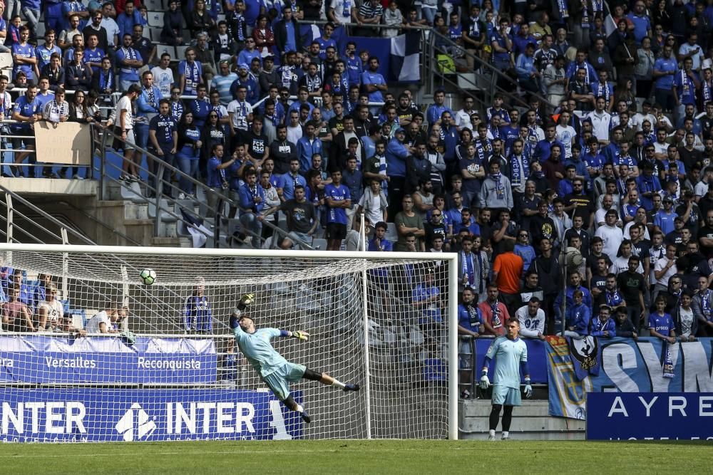 2.500 aficionados del Oviedo apoyan al equipo antes del derbi