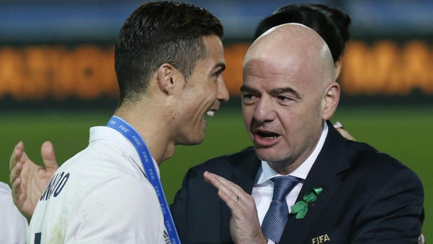 Gianni Infantino aboga por más transparencia en el sistema de traspasos