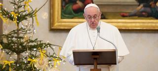 El Papa dicta que las mujeres puedan dar la comunión y leer la palabra de Dios