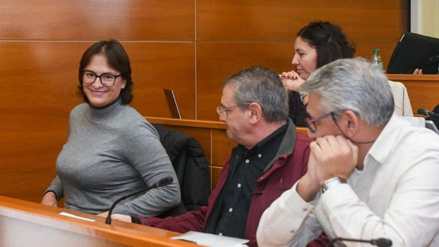 La edil del PSOE, Eva Sánchez, tras jurar el cargo. | // ARCAY/ROLLER AGENCIA