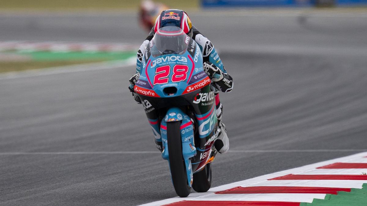 Máximo Quiles, más líder de Moto3