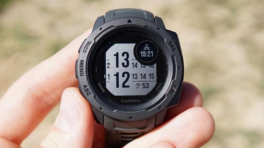 Reloj Garmin Instinct: nunca, en más de 3 años en Amazon, estuvo tan barato.