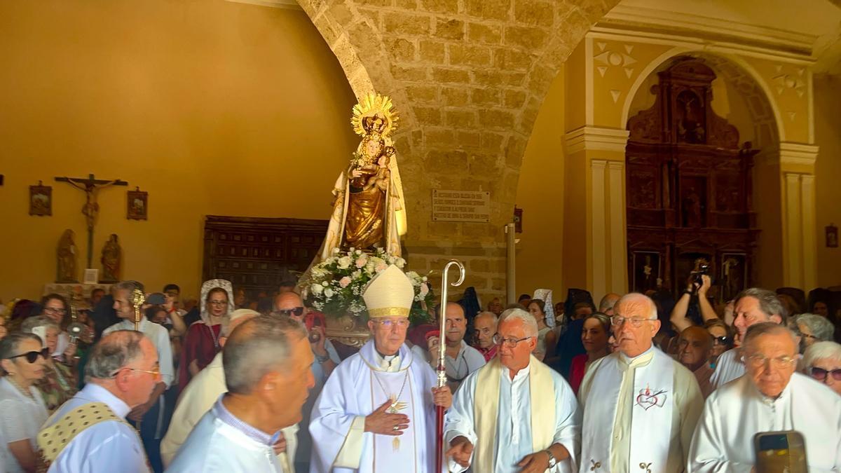 GALERÍA | Villamayor de Campos venera a la Virgen del Socastro
