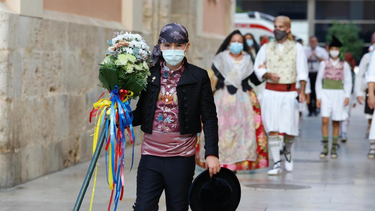 Búscate en el segundo día de Ofrenda por la calle del Mar (entre las 18.00 y las 19.00 horas).