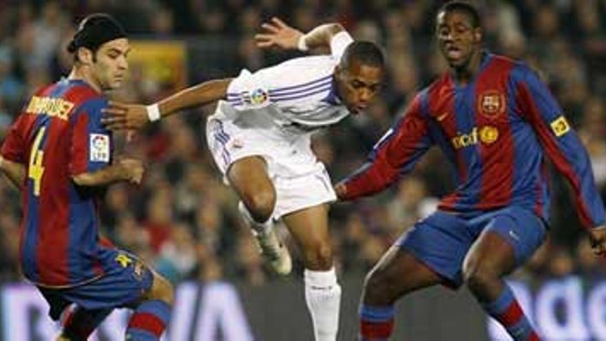 El Madrid gana 0-1 al Barcelona en el Camp Nou con gol de Baptista