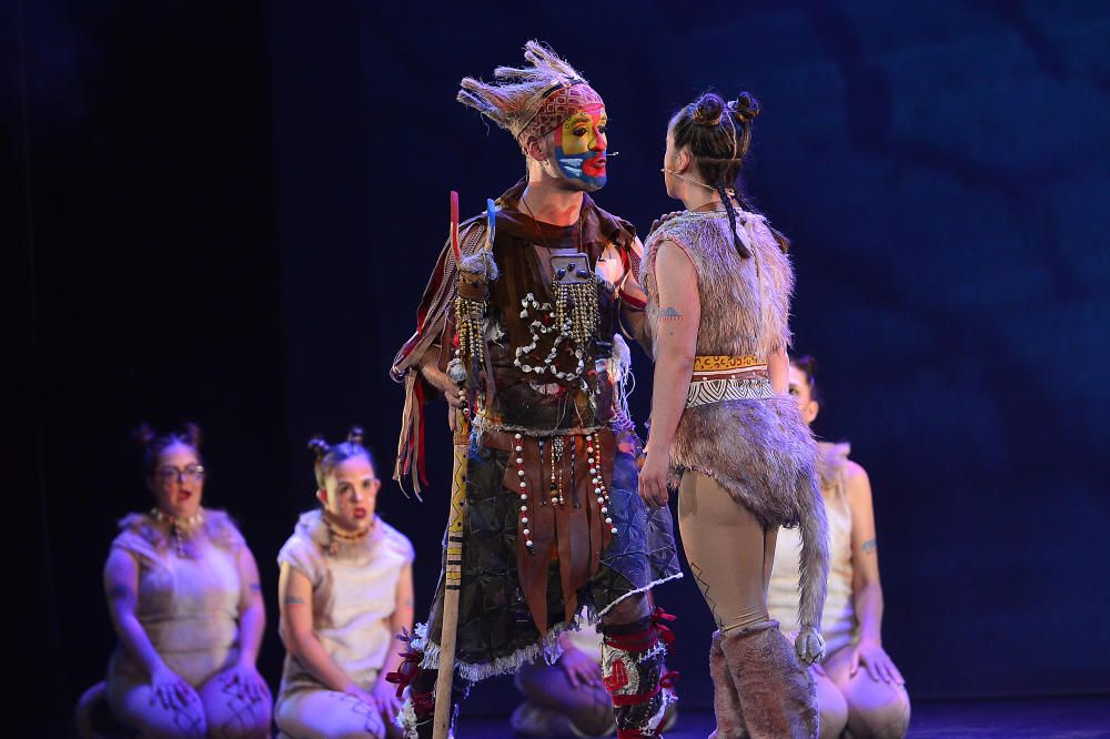 La asociación Artes interpreta su versión del «Rey León» en el Gran Teatro de Elche con un plantel de actrices con discapacidad ,