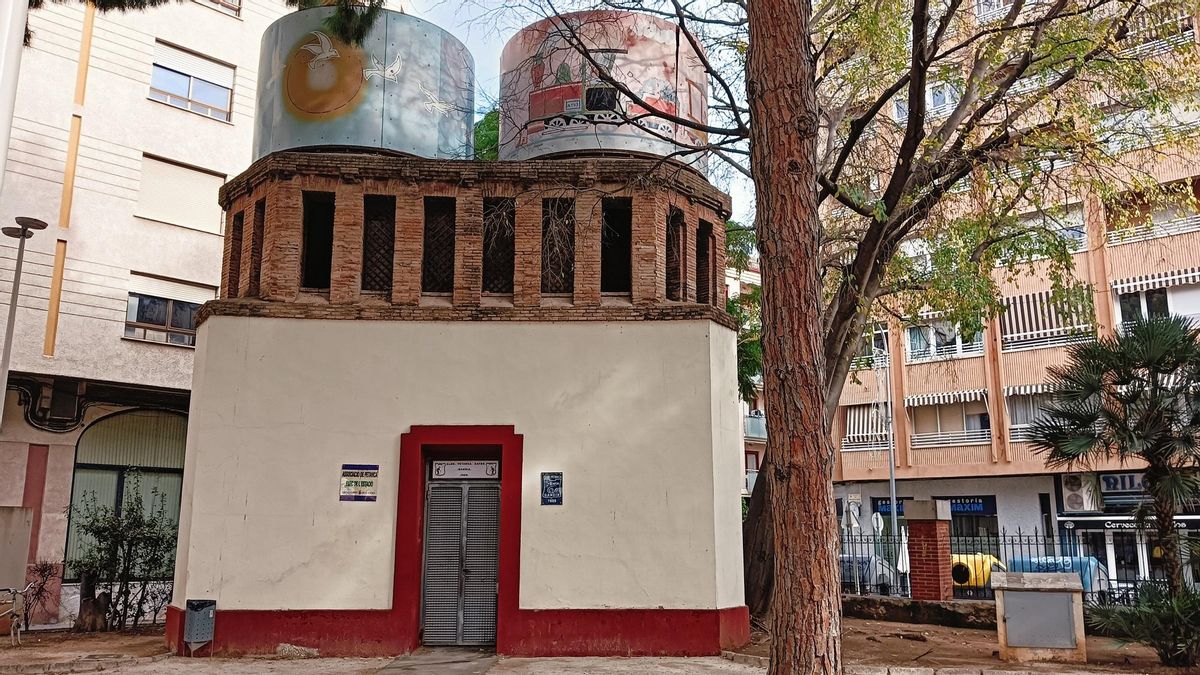 Los depósitos en la actualidad, sede de la Asociación de Petanca.