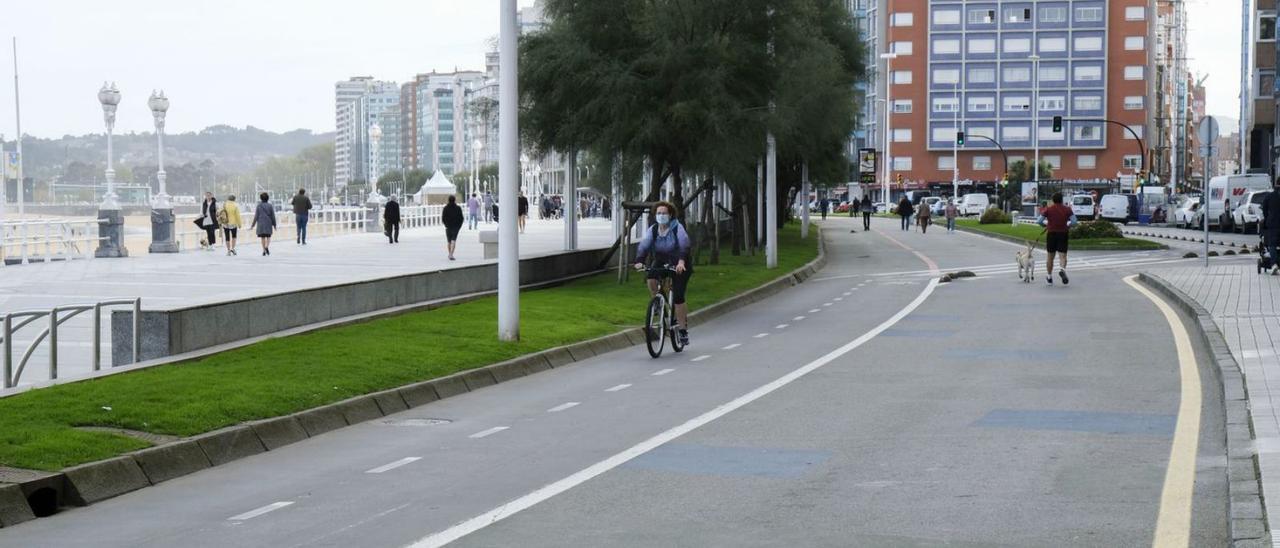 El paseo del Muro, con el “cascayu” a la derecha. | Marcos León