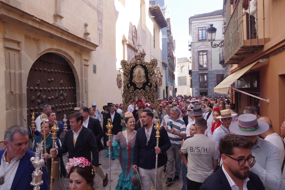 Fotos: La hermandad de Nuestra Señora del Rocío Málaga la Caleta emprende su Camino