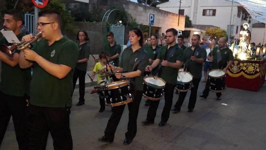 Procesión festiva en Cala Millor