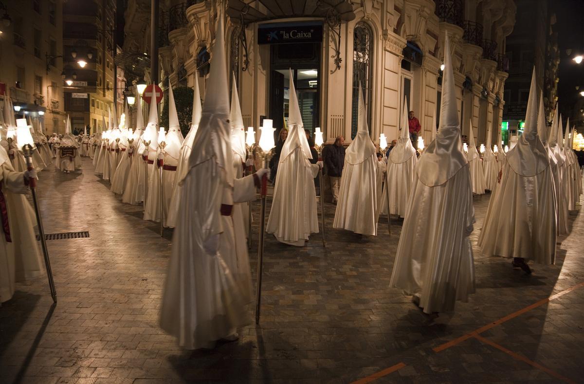 Procesión de Nazarenos durante la Semana Santa de Cartagena