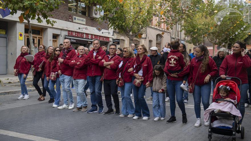 Los primeros desfiles de los Heladeros toman las calles de Xixona