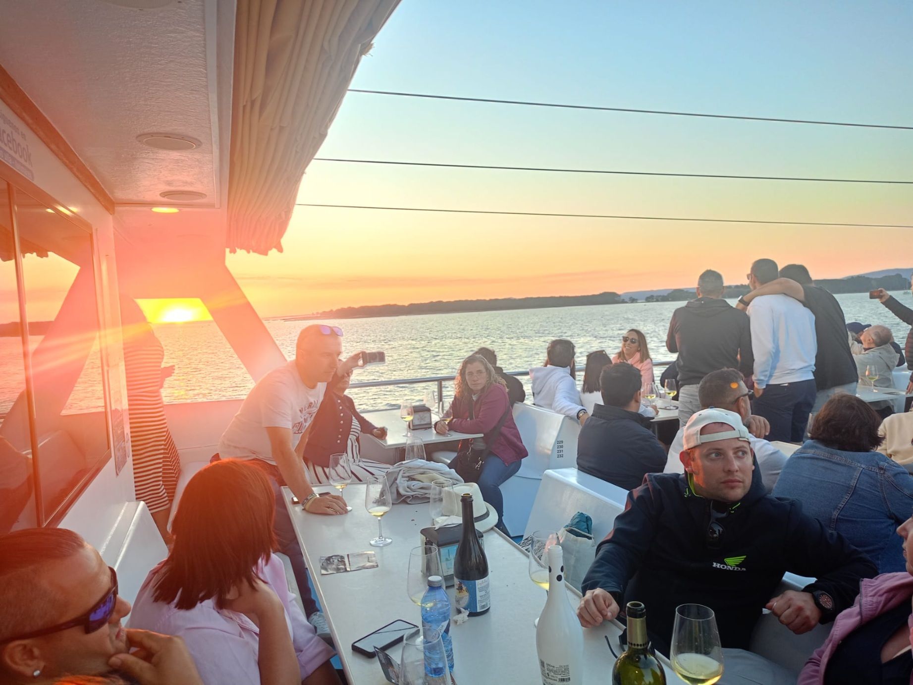 La ruta de «Viños singulares polo mar» a bordo del catamarán «Gran Cormorán Jet», esta tarde-noche.