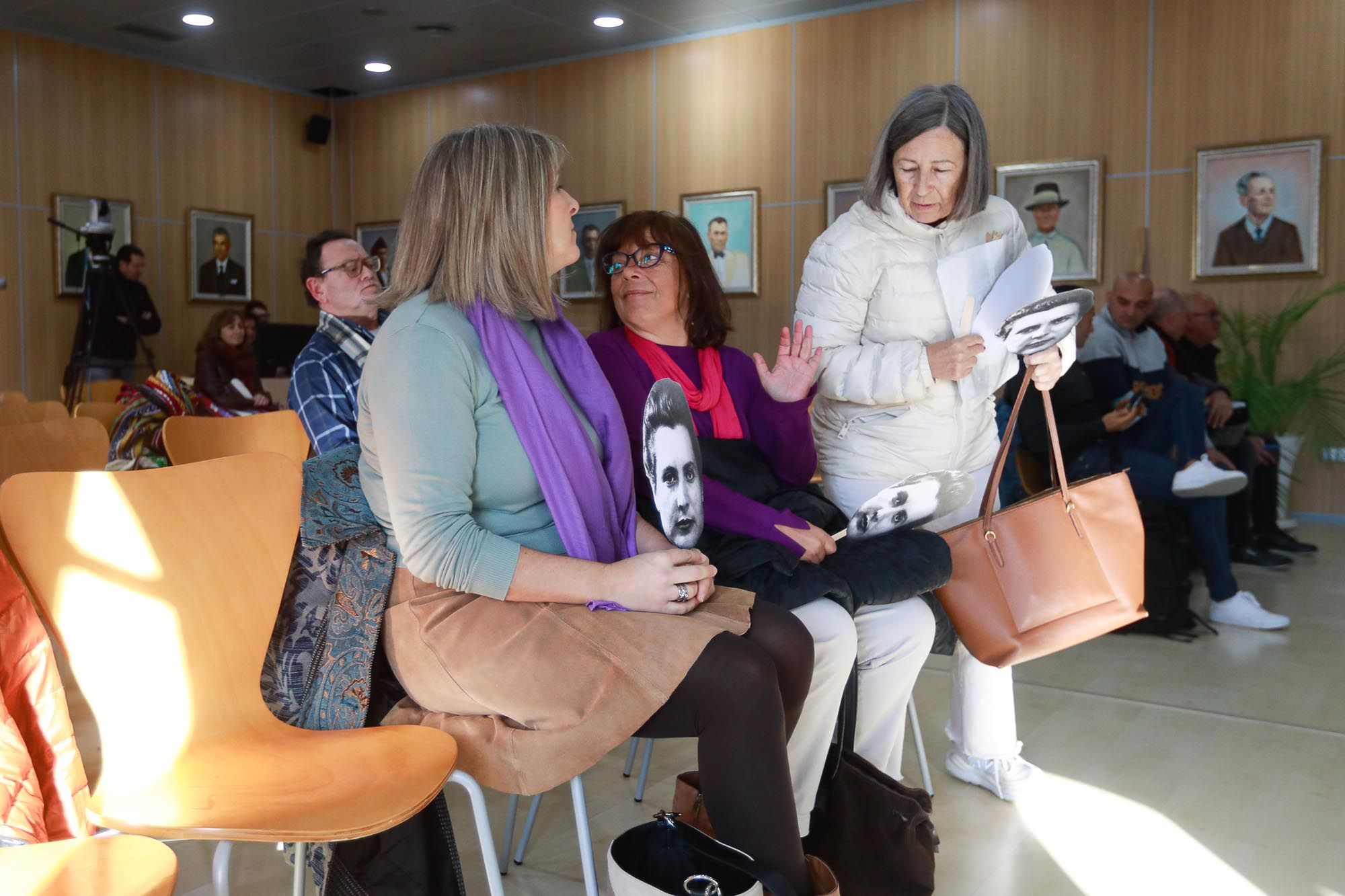 Protesta feminista a las puertas del Ayuntamiento de Sant Josep