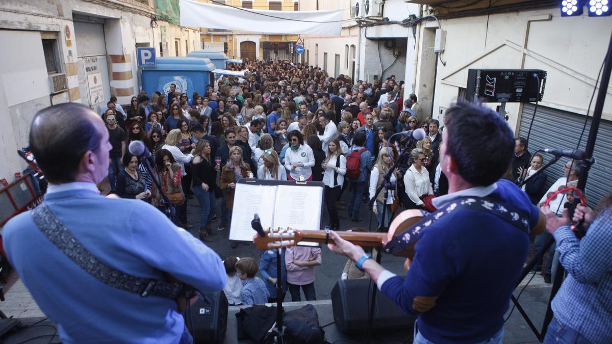 Imagen de archivo de un concierto organizado por la colla Bacalao en la calle Luis Vives.