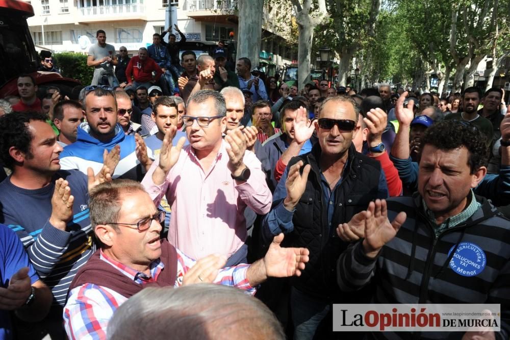 Los tractores se marchan de Murcia después de 29 horas