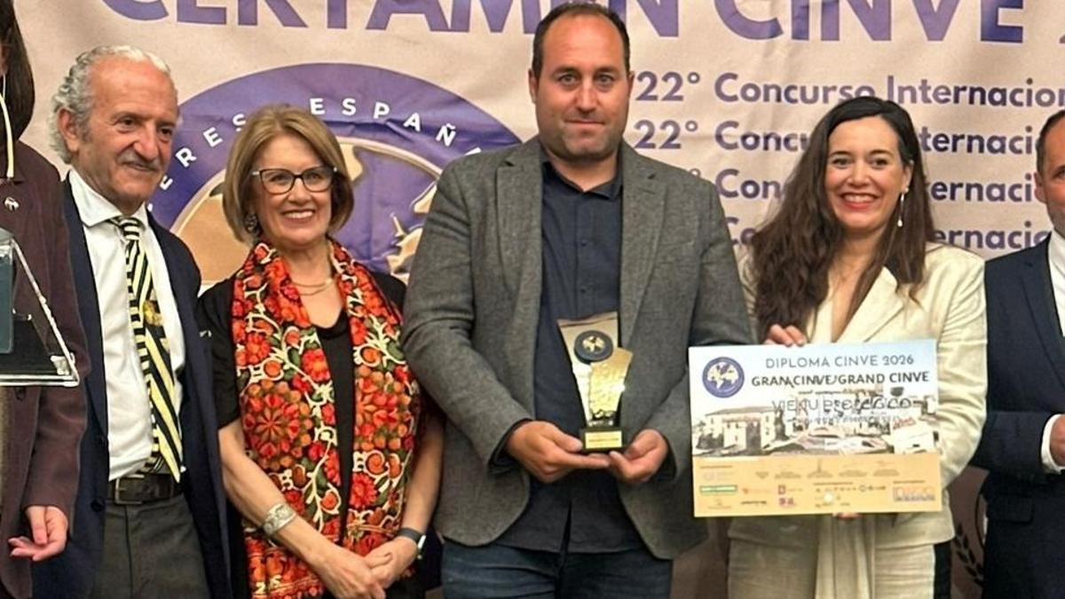 Entrega a Almazara As Pontis del premio 'Gran CINVE AOVEs Ecológicos'.