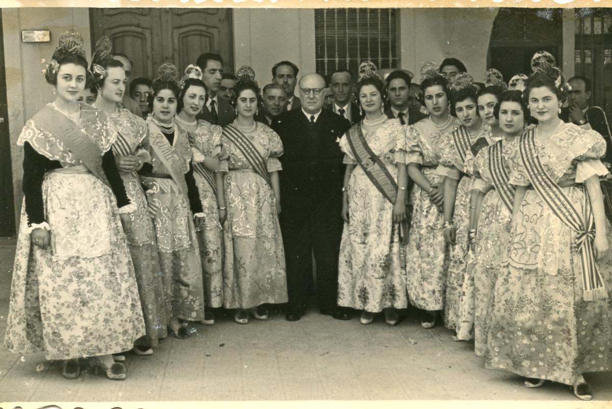 Un acto de la Falla La Marina en 1950.