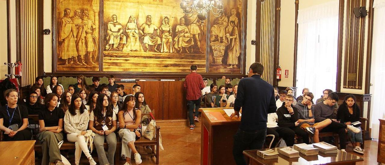 Recepción de los participantes en el salón de plenos del Ayuntamiento de Zamora. | Cedida