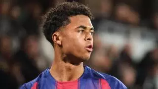 Negociaciones en marcha del Barça para renovar a Shane Kluivert