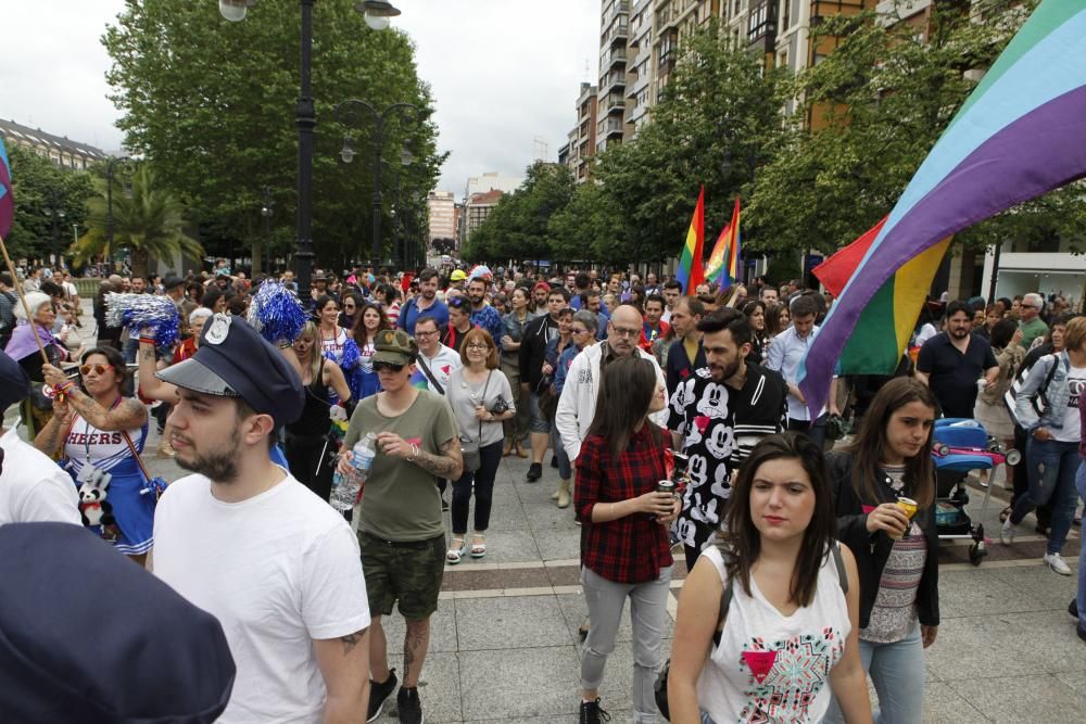 Desfile del orgullo LGTB por las calles gijonesas