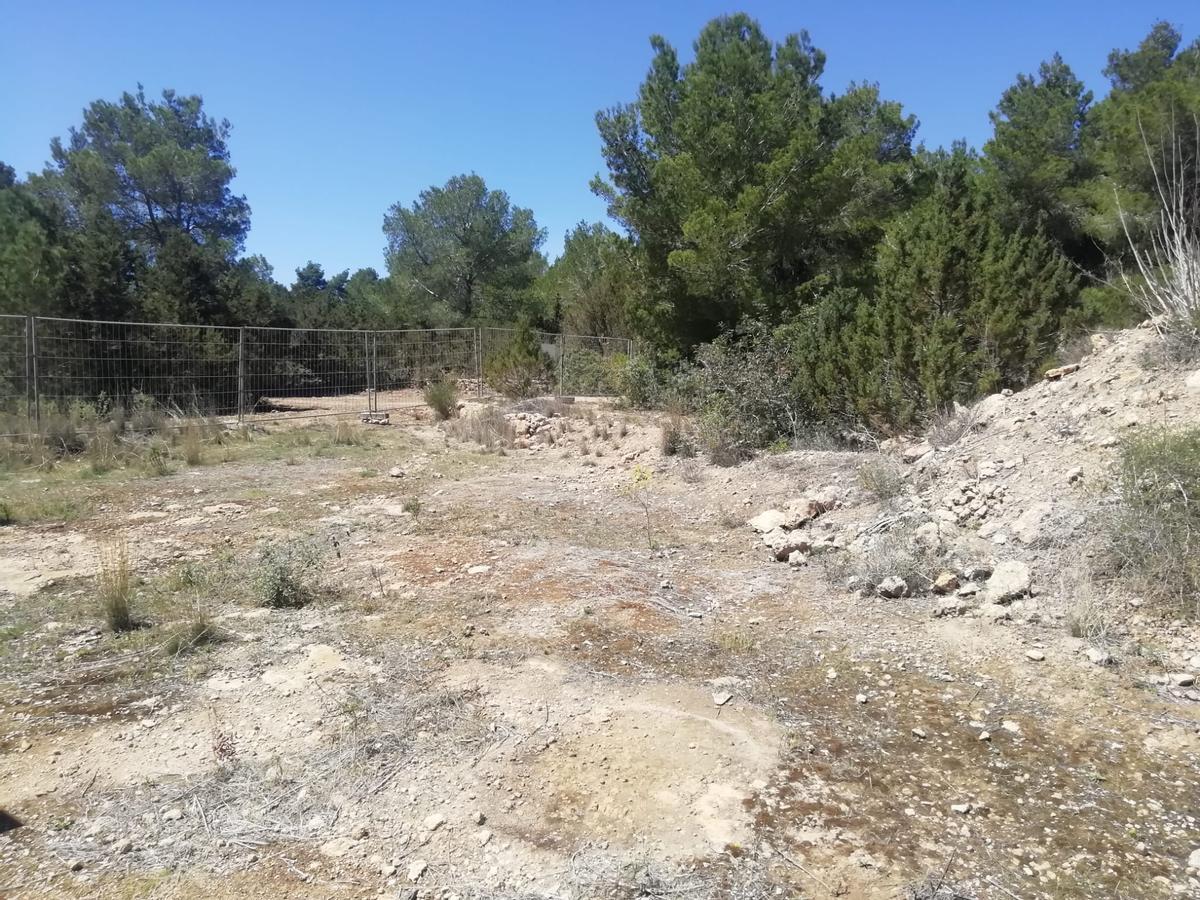 Galería: Así ha quedado el vertedero ilegal de Cala Tarida