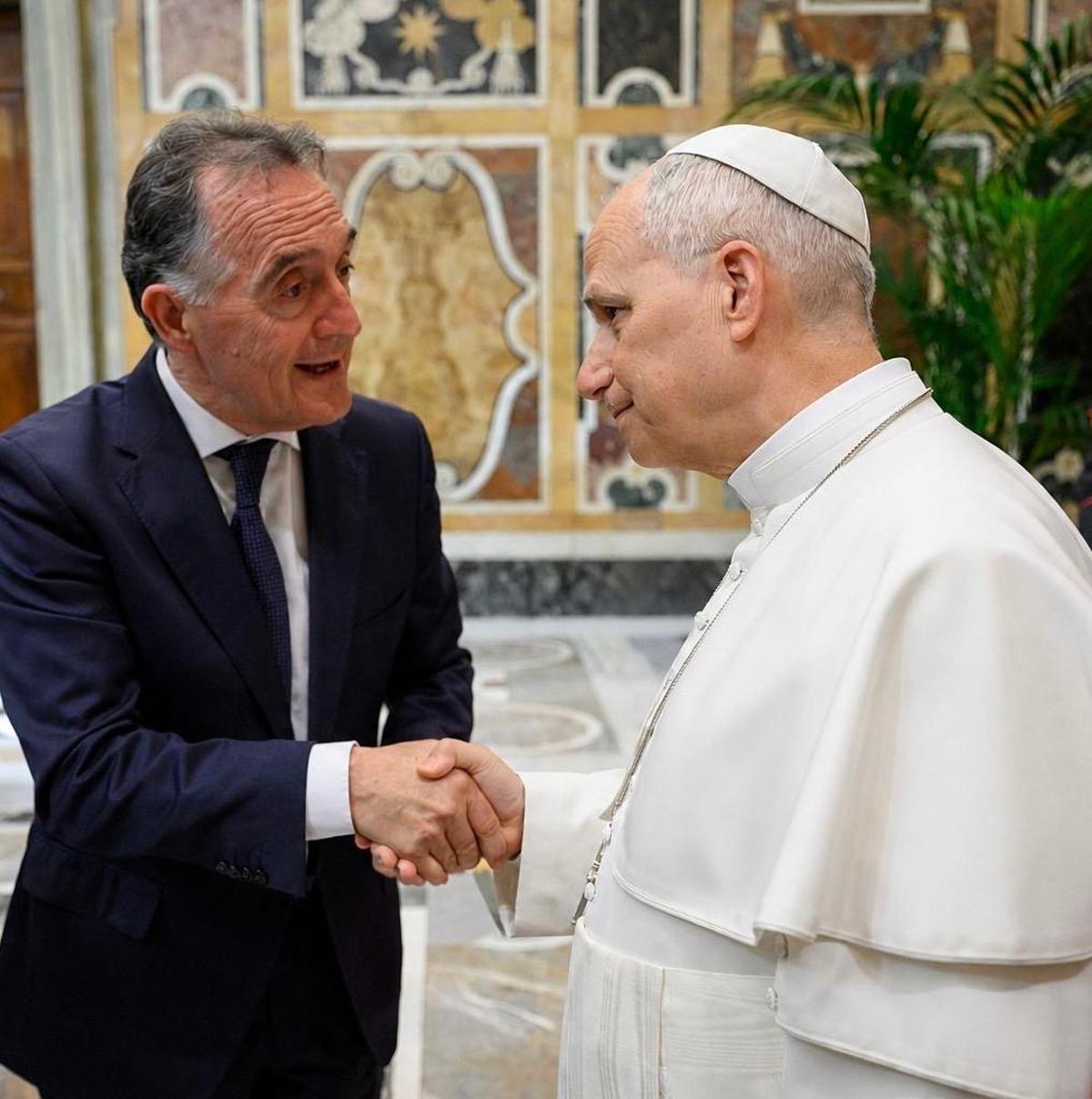 Galería de imágenes: Diputados y dirigentes de distinto signo político de Castellón, con el Papa